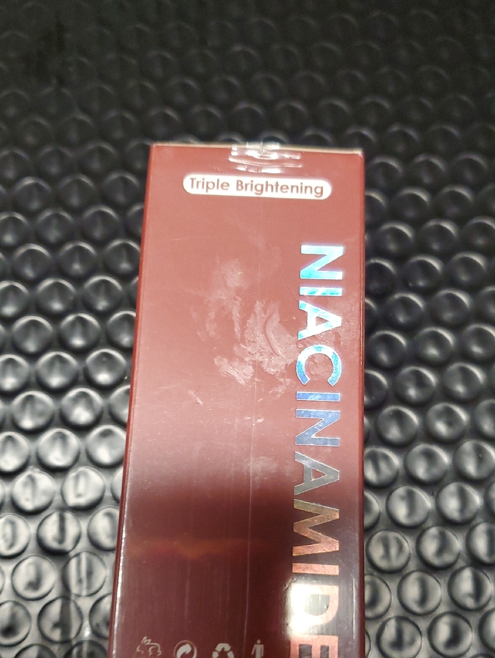 Niacinamide Triple Brightening Serum - Maroon